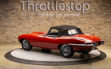 Jaguar-XKE-1966-Convertible-11