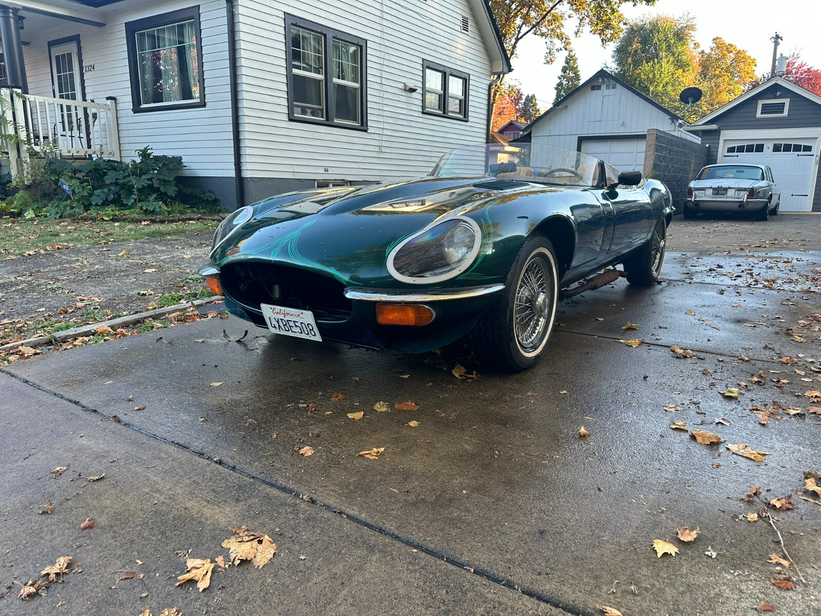 Jaguar-XKE-V12-SPEEDSTER-1972-Convertible-1