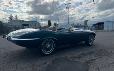 Jaguar-XKE-V12-SPEEDSTER-1972-Convertible-11