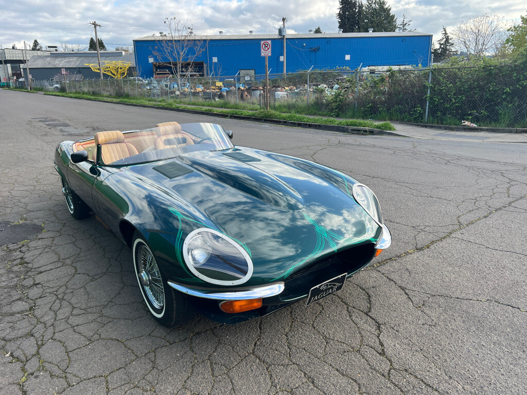 Jaguar-XKE-V12-SPEEDSTER-1972-Convertible-14