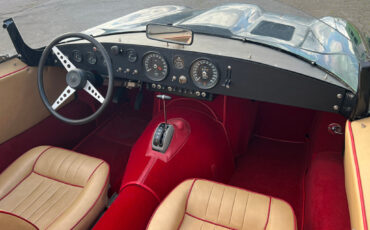 Jaguar-XKE-V12-SPEEDSTER-1972-Convertible-16