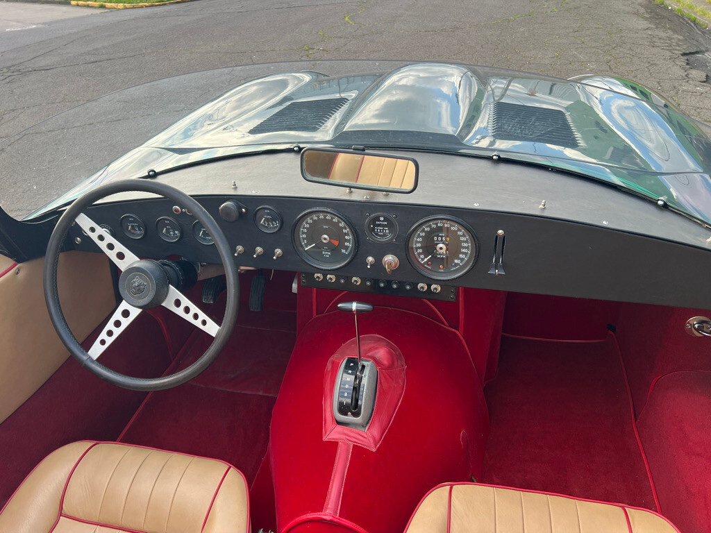 Jaguar-XKE-V12-SPEEDSTER-1972-Convertible-19