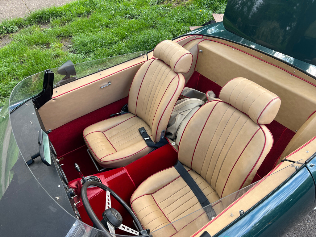 Jaguar-XKE-V12-SPEEDSTER-1972-Convertible-22