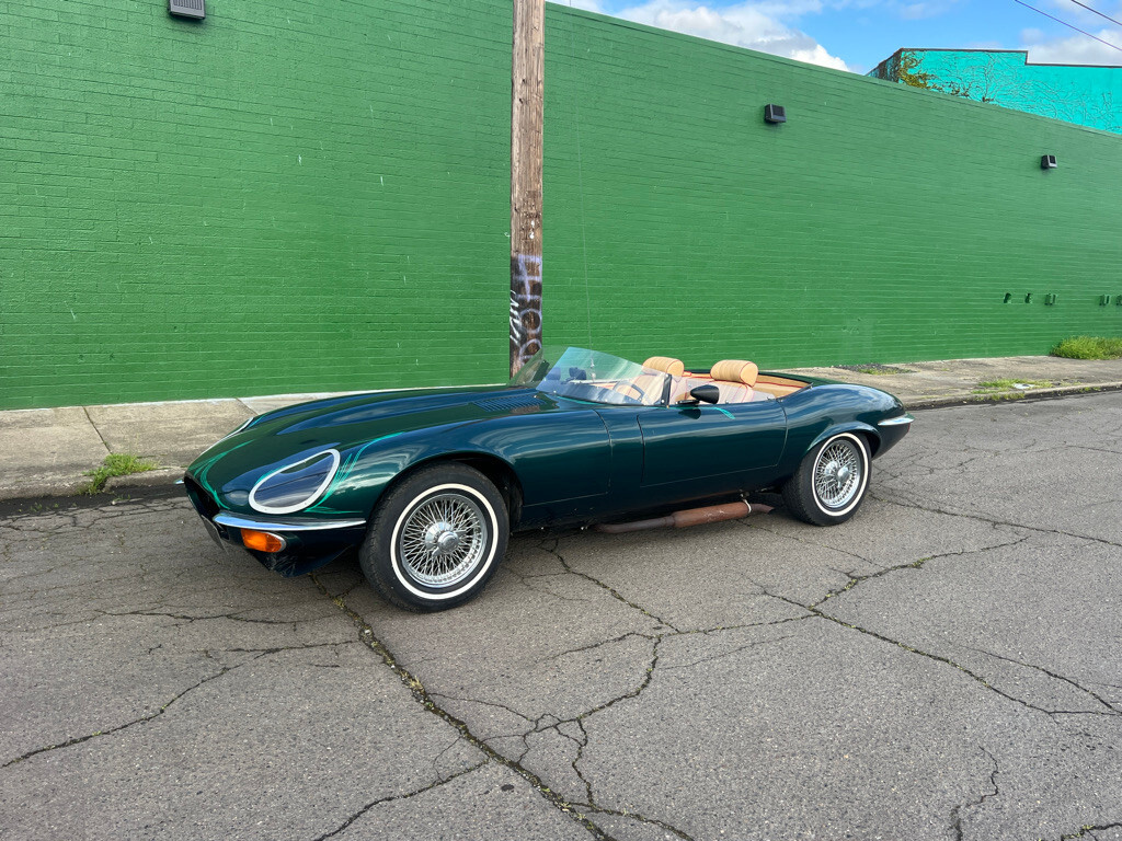 Jaguar-XKE-V12-SPEEDSTER-1972-Convertible-3