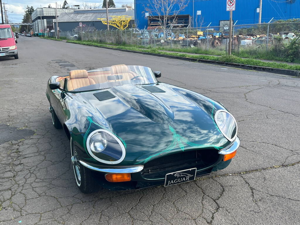 Jaguar-XKE-V12-SPEEDSTER-1972-Convertible-5