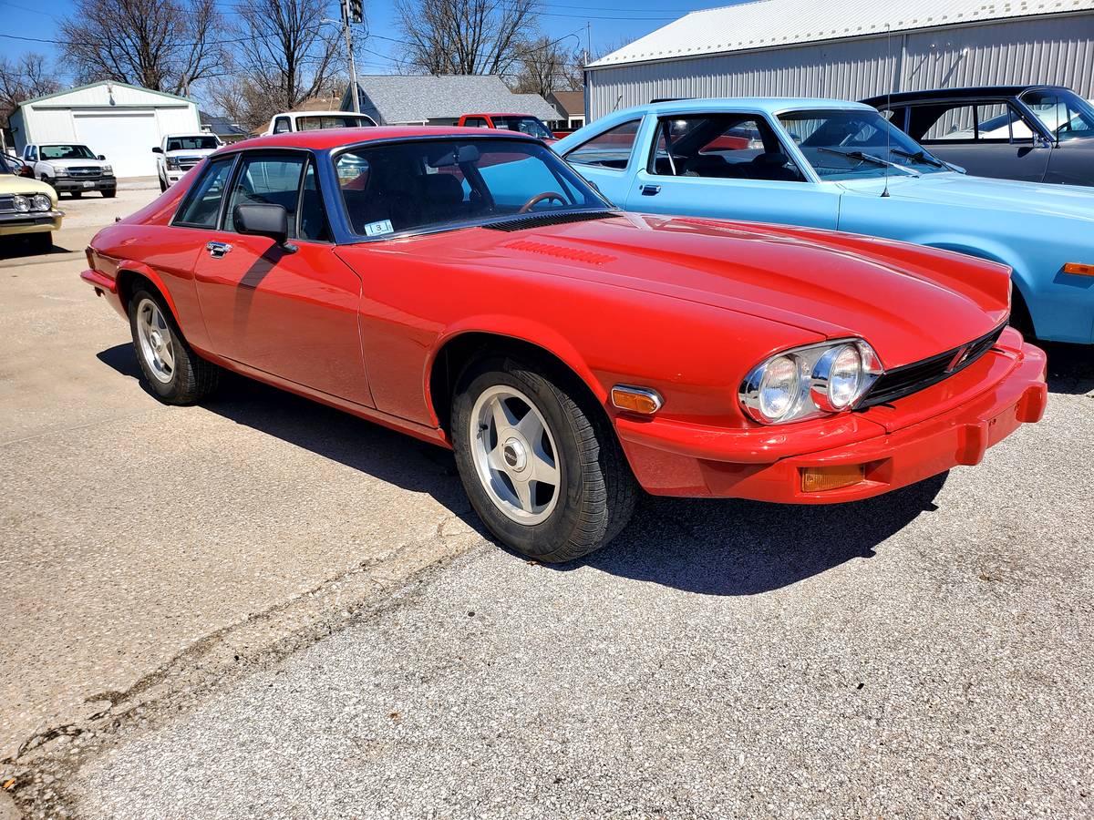Jaguar-Xj-s-1976-red-3