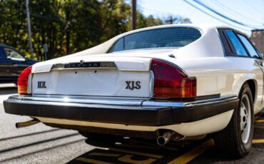 Jaguar-Xjs-1982-white-2