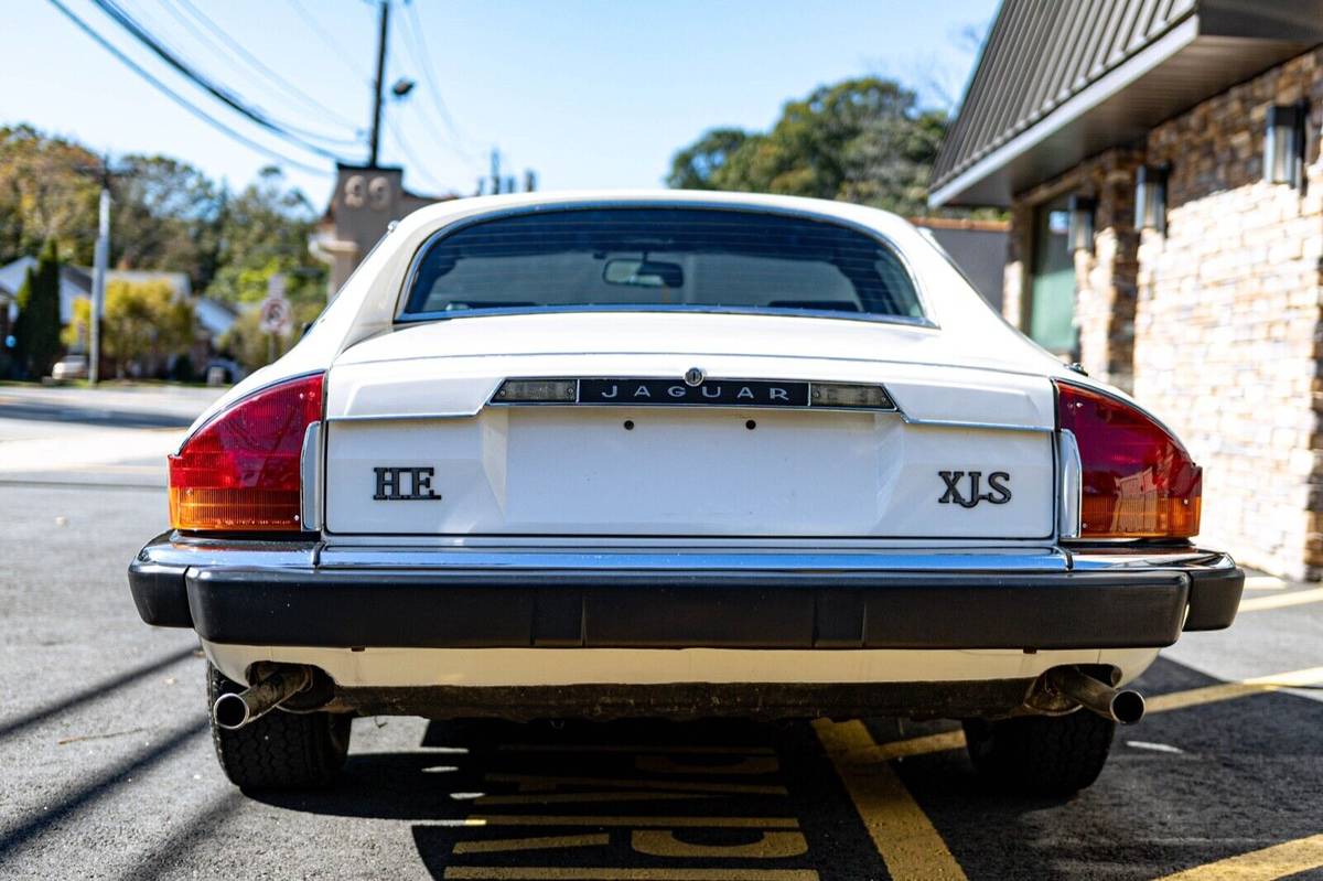 Jaguar-Xjs-1982-white-5