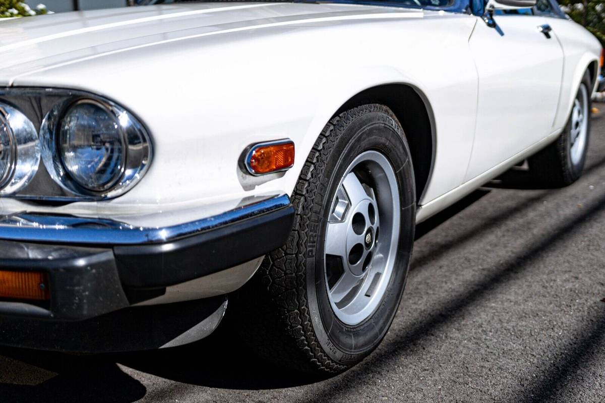 Jaguar-Xjs-1982-white-7