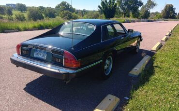 Jaguar-Xjs-1984-black-10