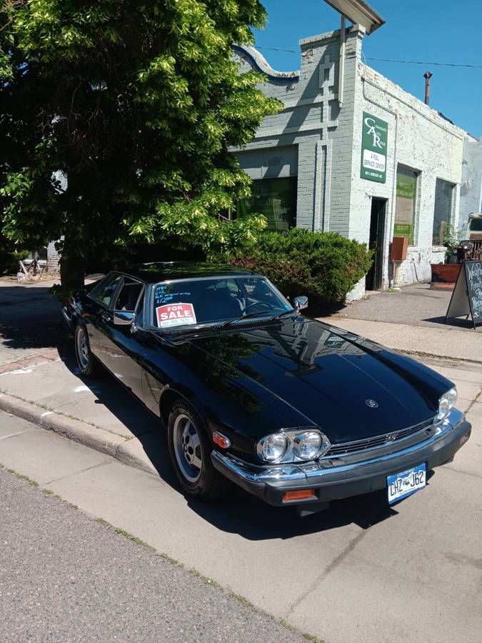 Jaguar-Xjs-1984-black-15