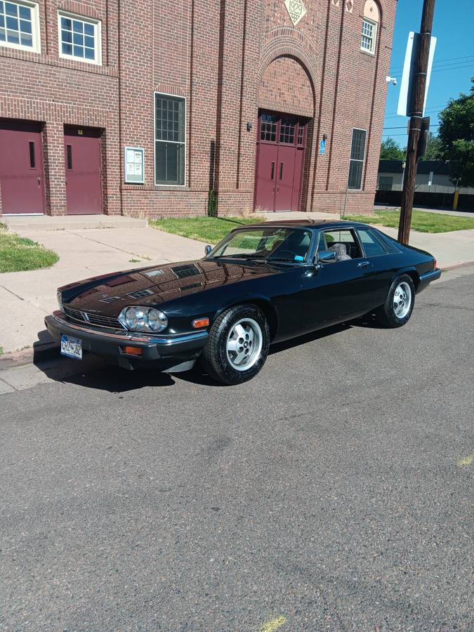 Jaguar Xjs  1984 black
