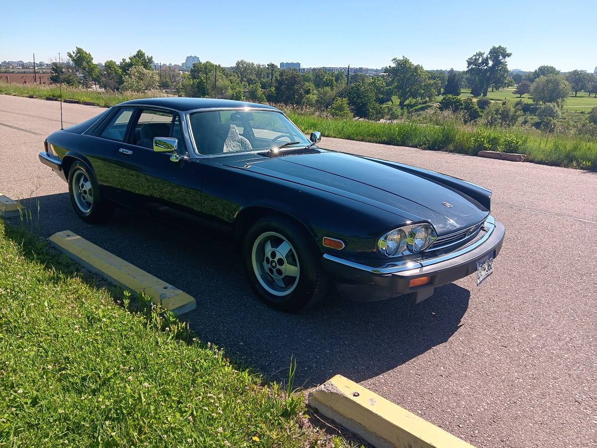 Jaguar-Xjs-1984-black-6