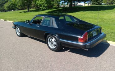 Jaguar-Xjs-1984-black-9