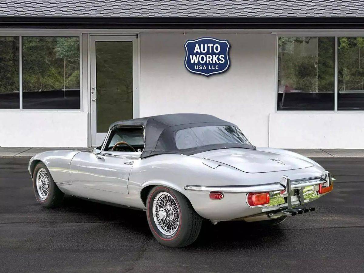 Jaguar-Xke-1974-silver-10