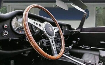 Jaguar-Xke-1974-silver-16