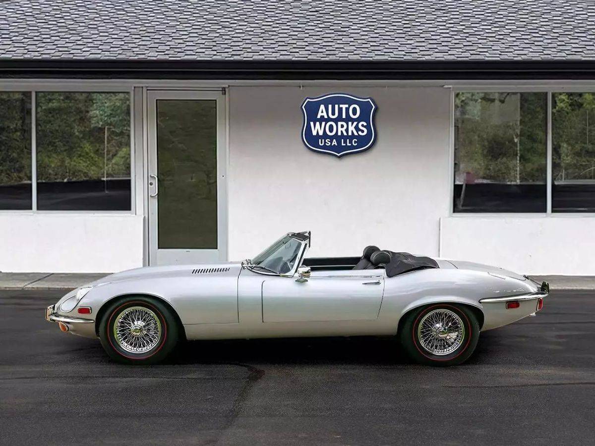 Jaguar-Xke-1974-silver-2