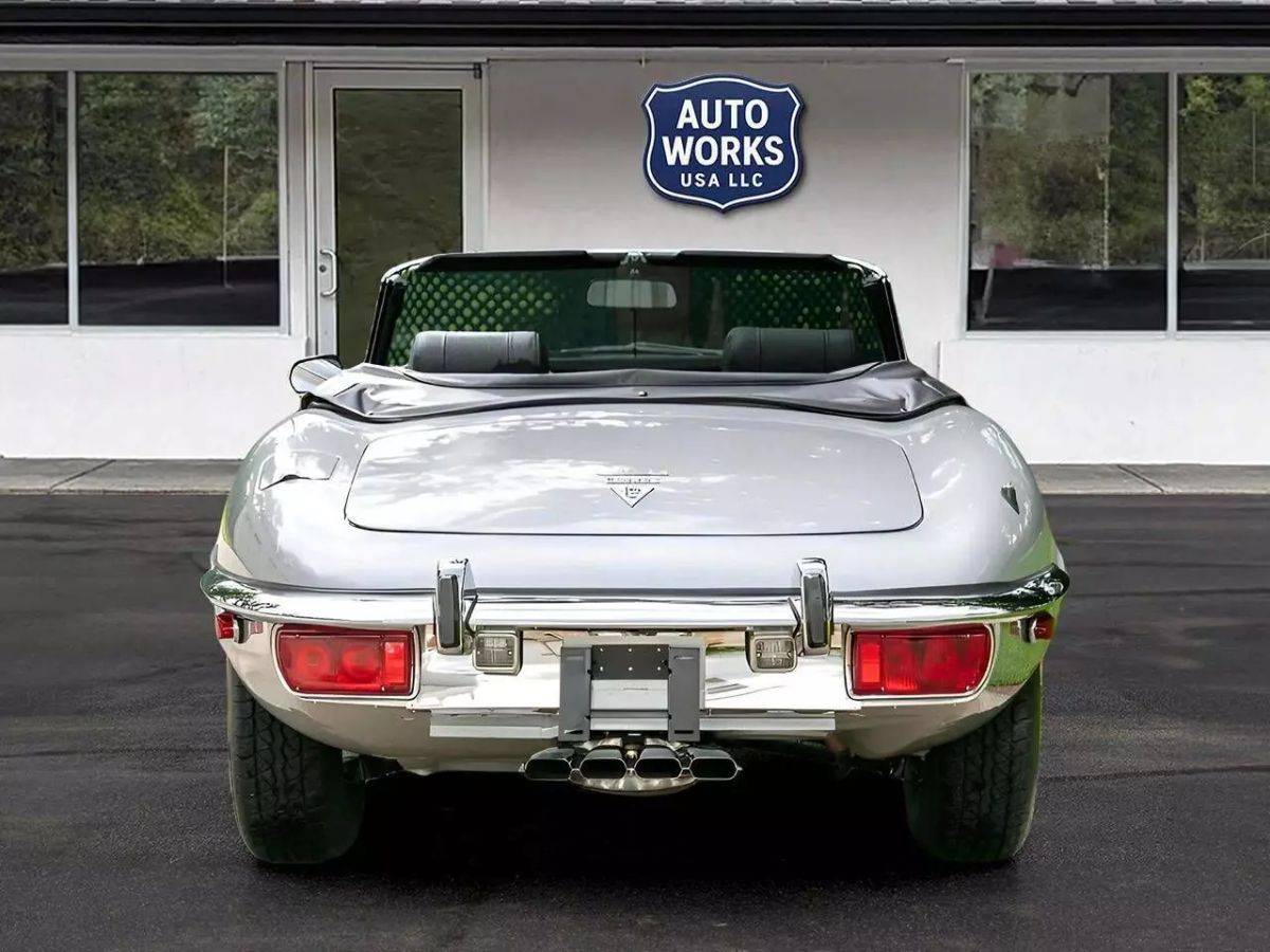 Jaguar-Xke-1974-silver-4