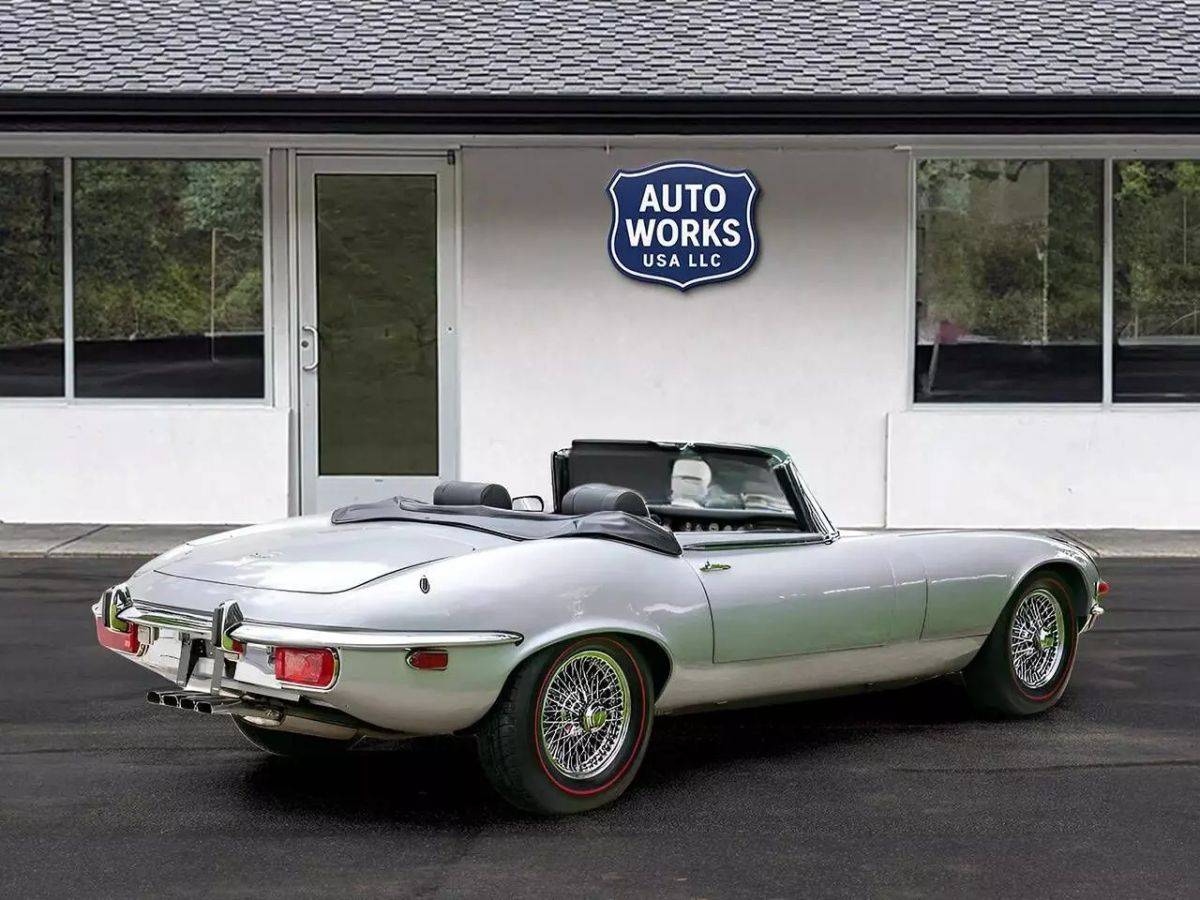 Jaguar-Xke-1974-silver-5