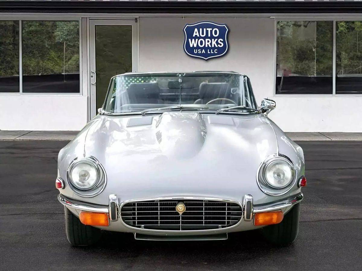 Jaguar-Xke-1974-silver-8