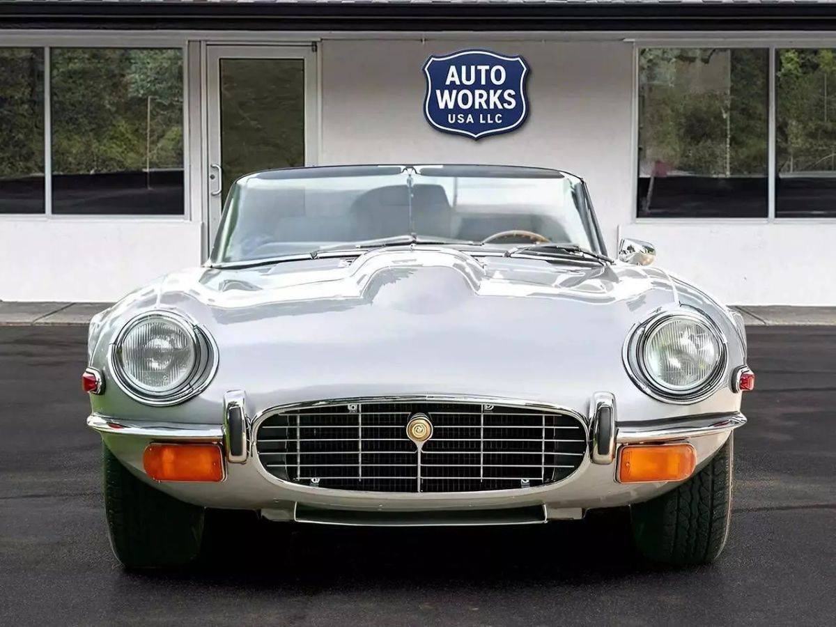 Jaguar-Xke-1974-silver-9