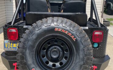 Jeep-CJ-1975-4