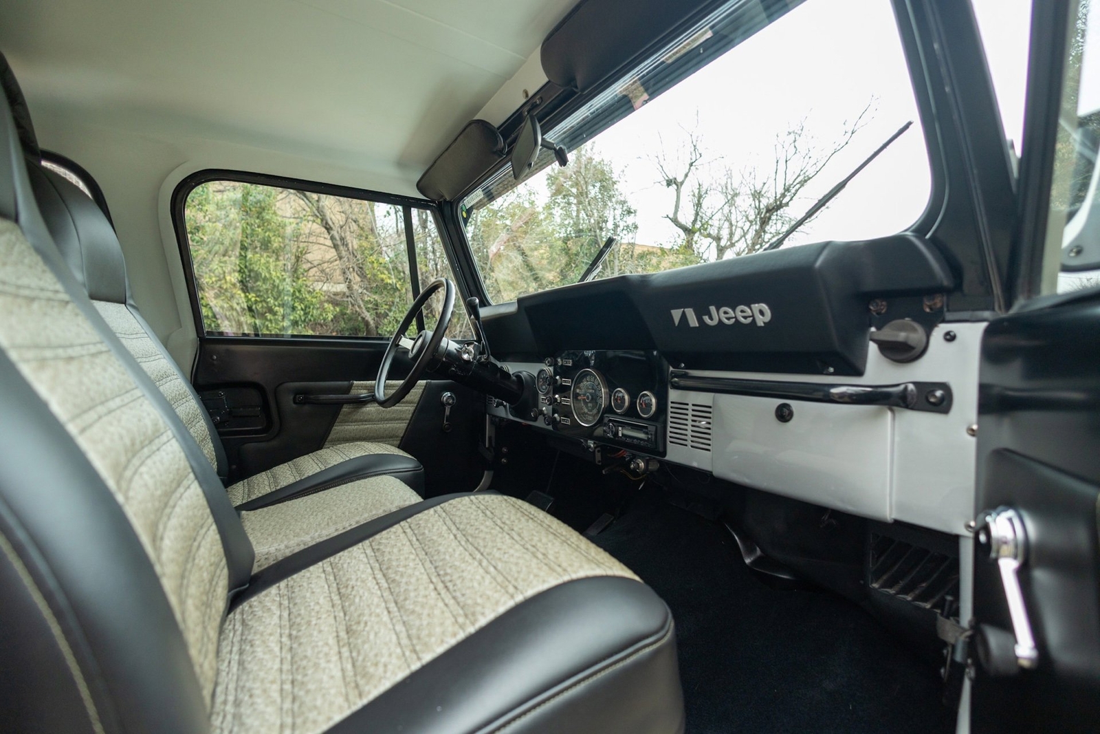 Jeep-CJ-1979-SUV-32