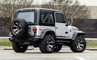 Jeep-CJ-1979-SUV-6