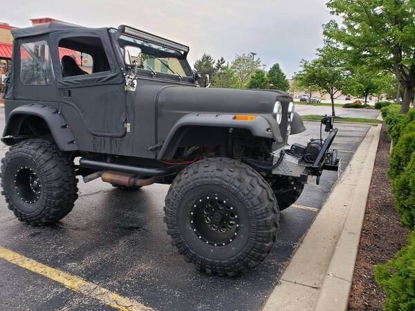 Jeep-CJ-1981-1