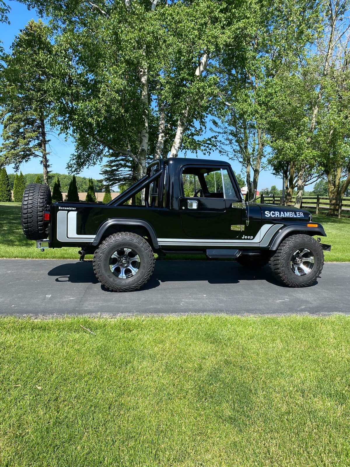 Jeep-CJ-1981-17