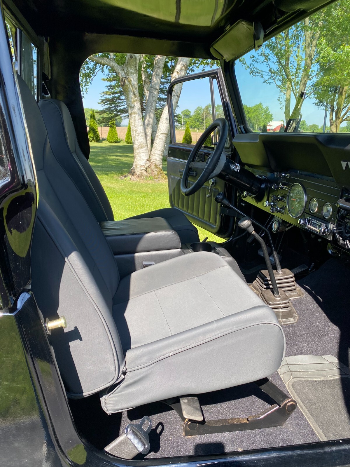 Jeep-CJ-1981-18