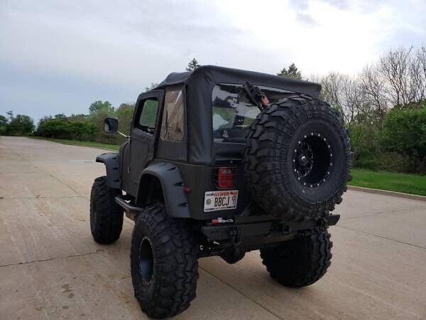 Jeep-CJ-1981-2