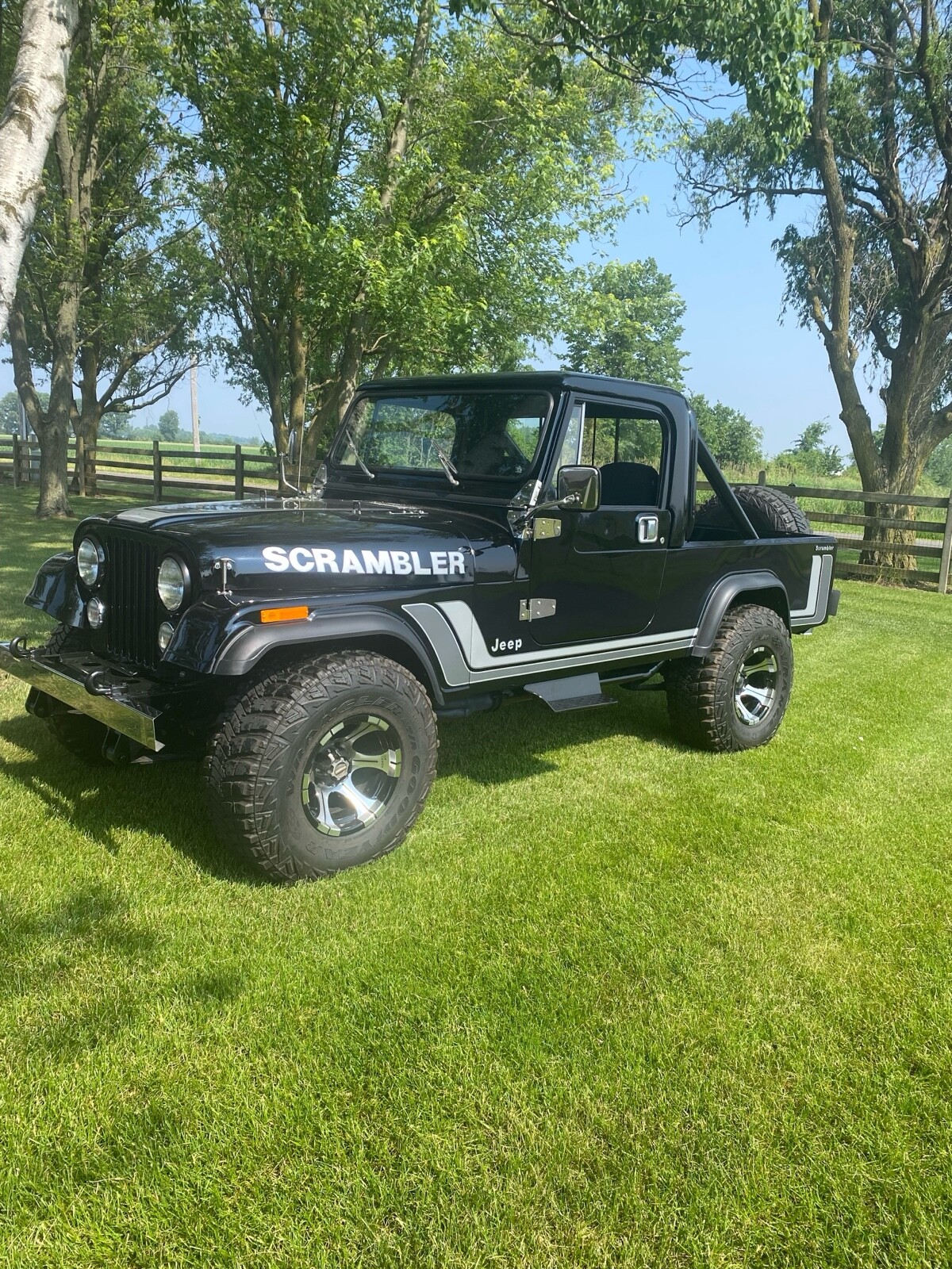 Jeep-CJ-1981-23