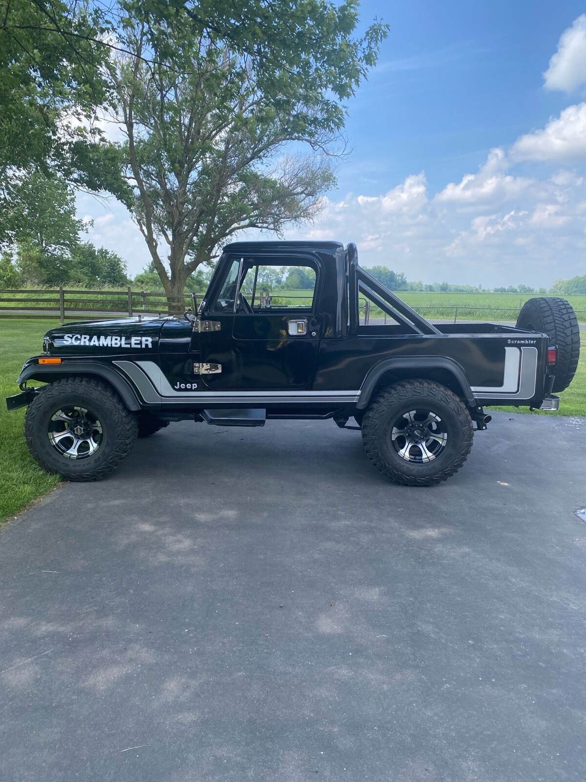 Jeep-CJ-1981-24