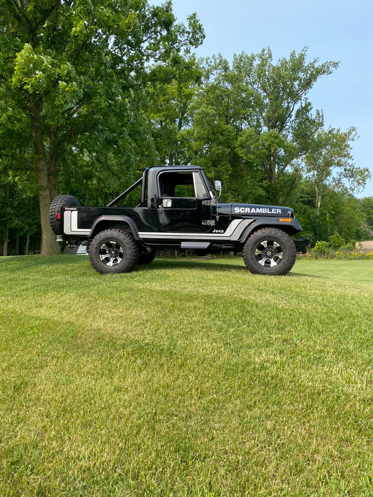 Jeep-CJ-1981-4