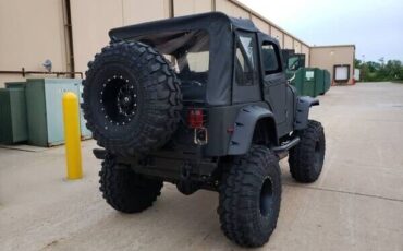 Jeep-CJ-1981-6