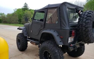 Jeep-CJ-1981-7