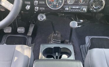 Jeep-CJ-1981-8