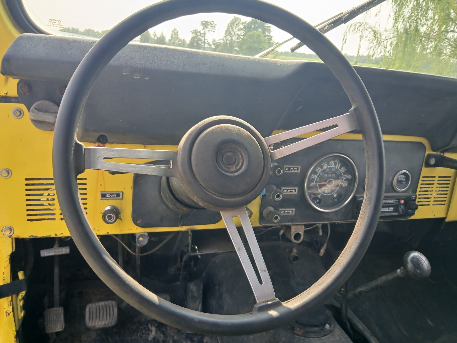 Jeep-CJ-1981-SUV-11