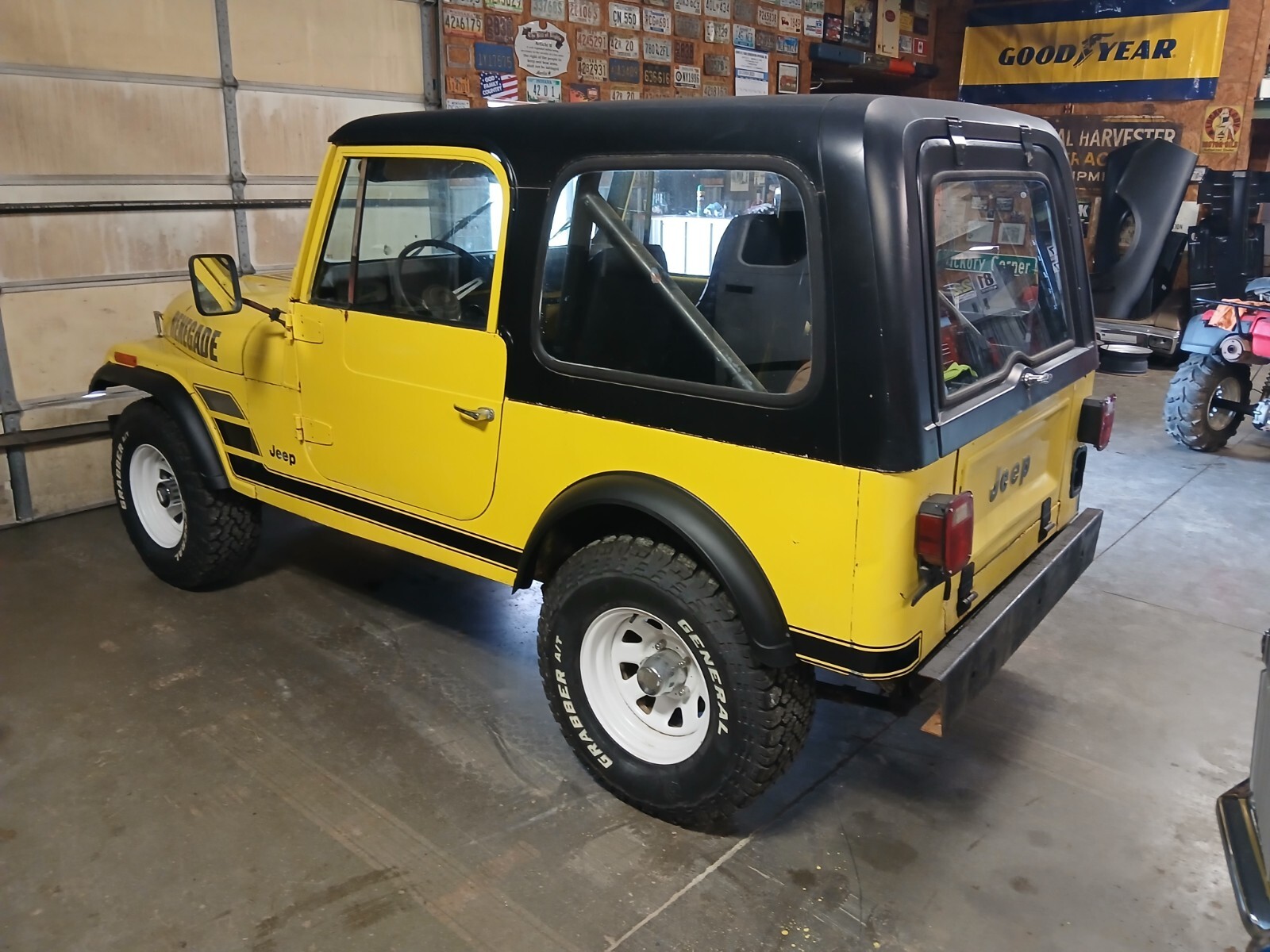 Jeep-CJ-1981-SUV-16