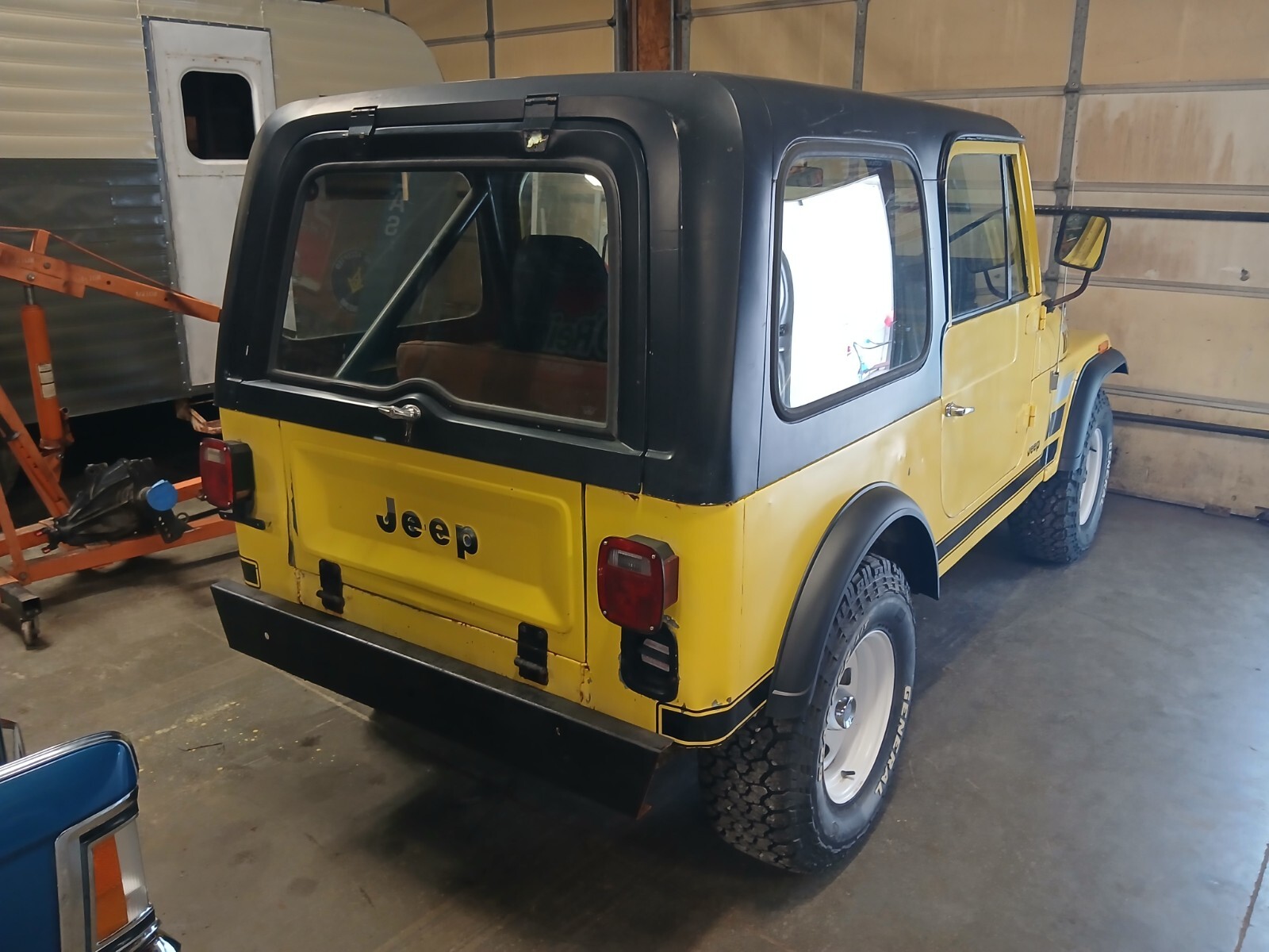 Jeep-CJ-1981-SUV-17