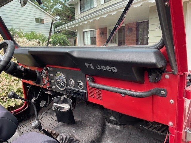 Jeep-CJ-1982-4