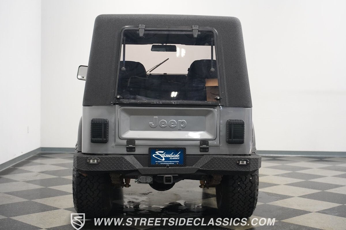 Jeep-CJ-1982-Jeep-13