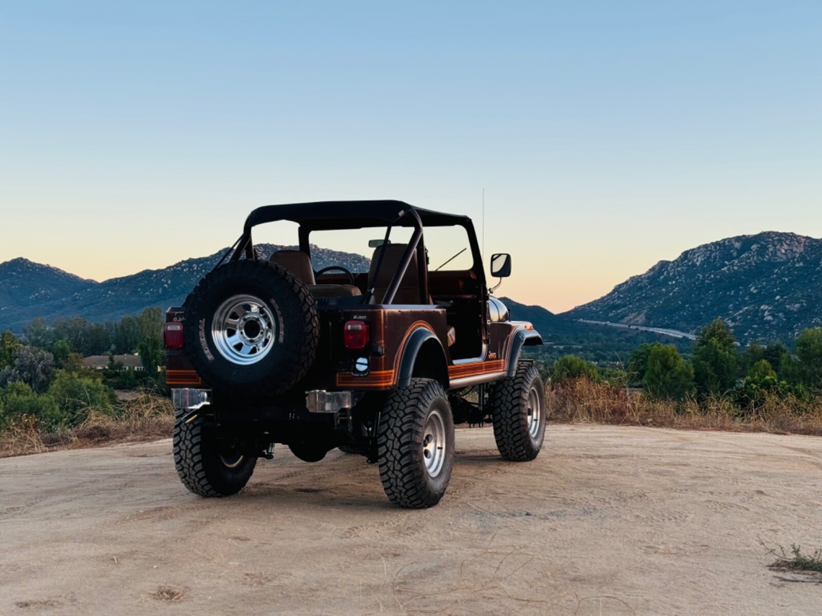 Jeep-CJ-1982-SUV-1