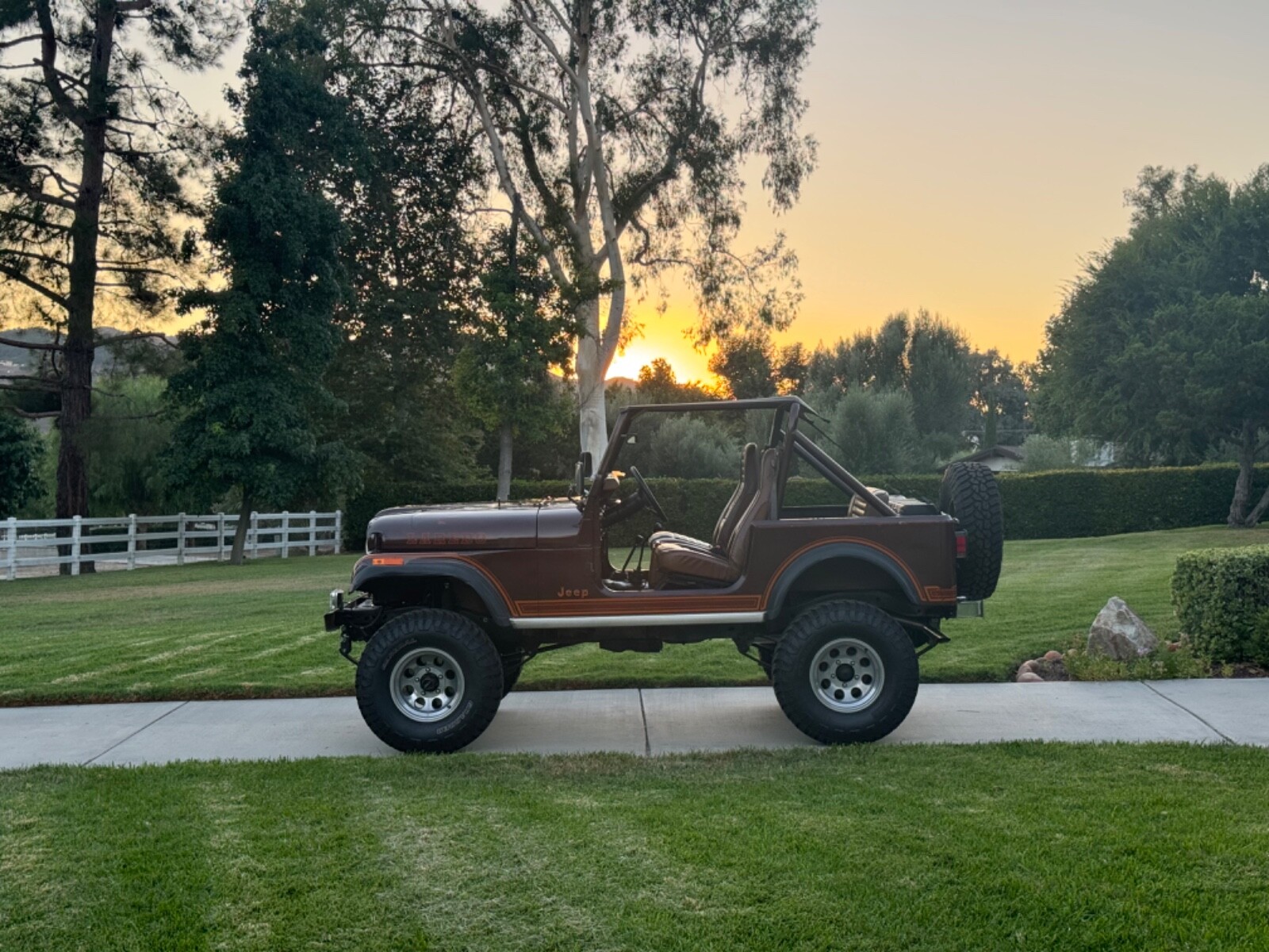 Jeep-CJ-1982-SUV-10