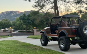 Jeep-CJ-1982-SUV-2