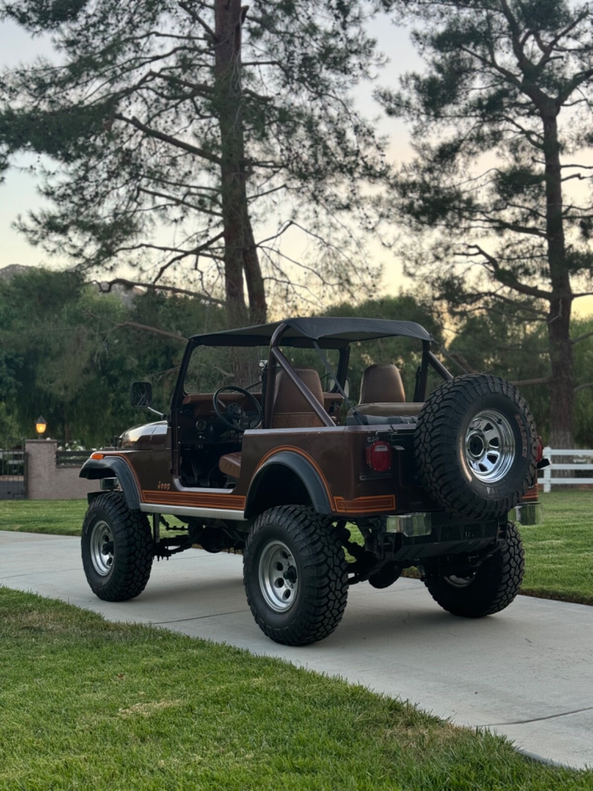 Jeep-CJ-1982-SUV-5
