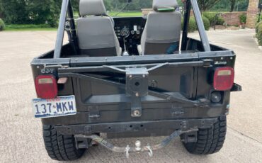 Jeep-CJ-1984-6