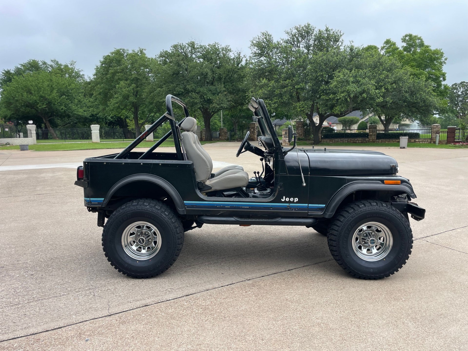 Jeep-CJ-1984-8