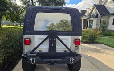 Jeep-CJ-1985-2